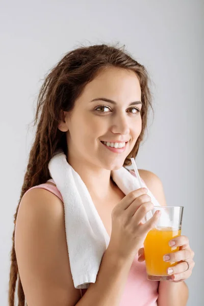 Girl enjoying fruit drink — Stock Photo, Image