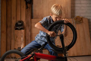 Çocuk tamir Bisiklet