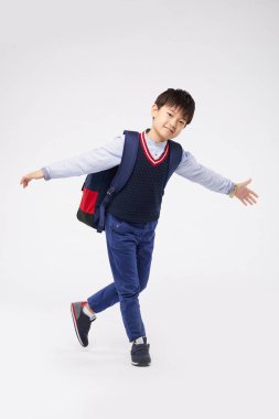 Korece okul çocuğu gülümseyen