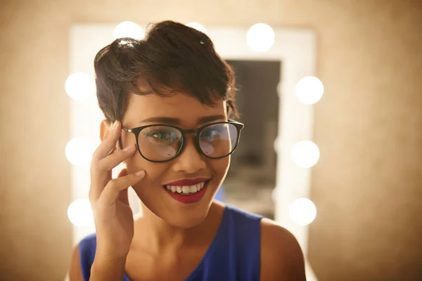 Mujer atractiva en gafas —  Fotos de Stock