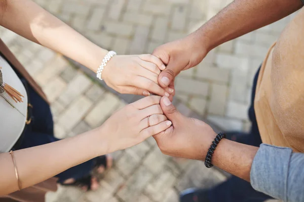 Man holding hands of his fiance — Stock Photo, Image