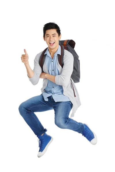 Fröhliche Asiatische Studentin Mit Rucksack Der Die Luft Springt Und — Stockfoto