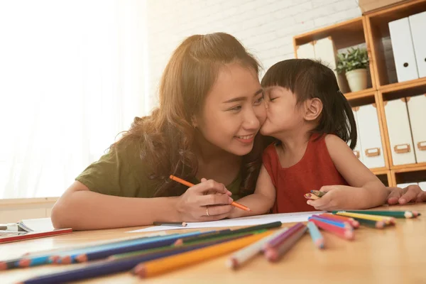 Cute Asian Little Girl Kissing Her Mother Cheek — Stock Photo, Image