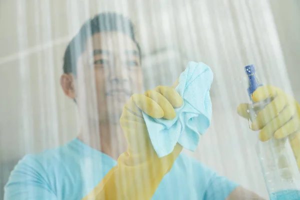 Smiling Mature Asian Man Gloves Cleaning Window — Stock Photo, Image