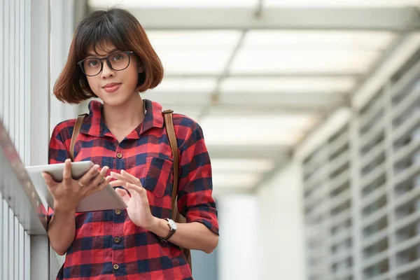 Smart Asian College Student Glasses Using Application Tablet Computer — Stock Photo, Image