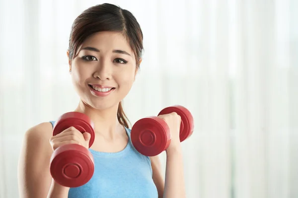 Portrait Sporty Asian Young Woman Exercising Dumbbells — Stock Photo, Image