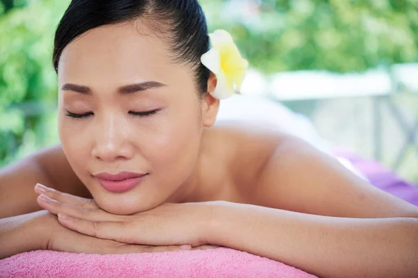 Face Young Woman Relaxing Spa Salon — Stock Photo, Image