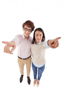 Kameraya bakarak genç Vietnamlı iş adamları