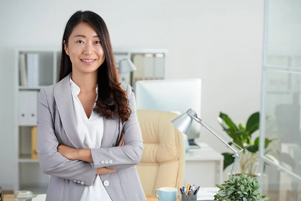Щаслива Успішна Жінка Підприємець Офісі — стокове фото