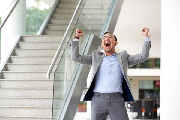 Happy Senang Pengusaha Berteriak Setelah Sukses Bekerja — Stok Foto
