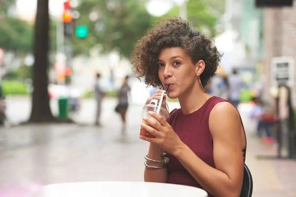 Pretty Woman Sitting Outdoor Cafe Drinking Fruit Cocktail — Stock Photo, Image