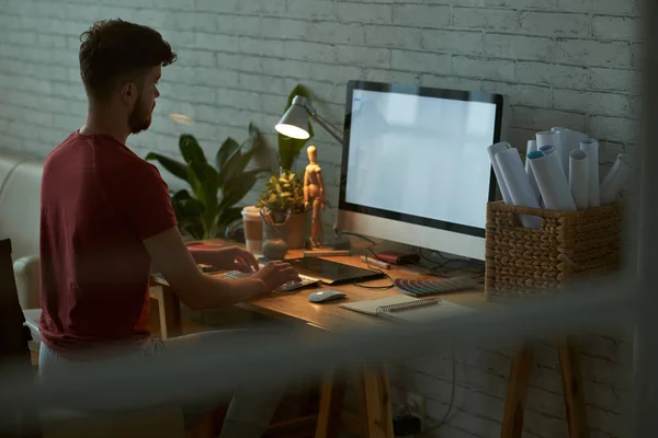 Creative Man Working Computer His Cozy Office — Stock Photo, Image