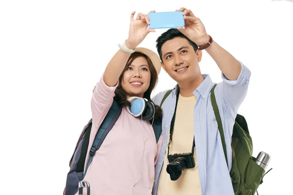 Couple Souriant Touristes Prenant Selfie Ensemble — Photo