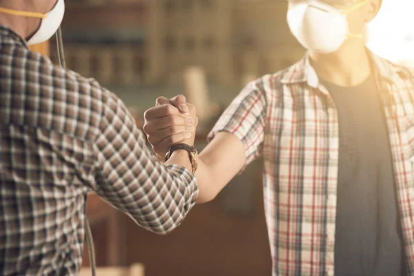 Cropped Image Carpenters Shaking Hands Successful Work — Stock Photo, Image