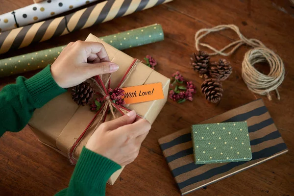 Close Image Woman Tying Bow Gift Box — Stock Photo, Image