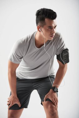 Genç Vietnamlı için eğitim hazır beyaz izole