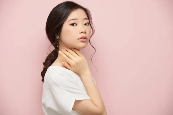 Portrait Jeune Femme Coréenne Attrayante Regardant Caméra — Photo