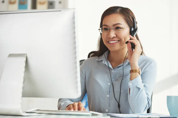 Smiling Business Lady Working Call Center — Stock Photo, Image
