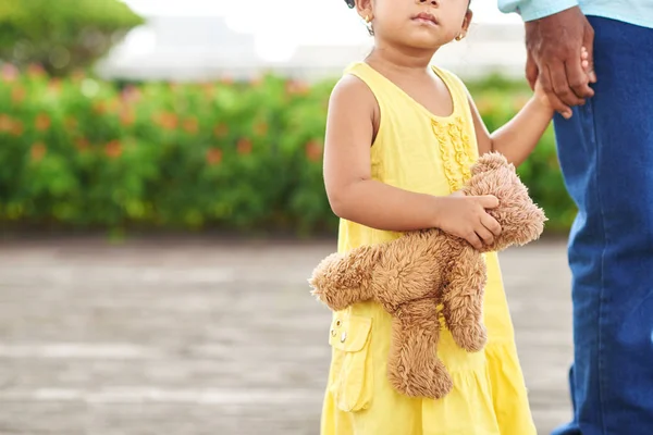 Close Shot Unrecognizable Little Girl Yellow Dress Holding Teddy Bear — Stock Photo, Image