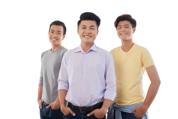 Három Csinos Fiatal Ázsiai Férfiak Elszigetelt Fehér Portré — Stock Fotó