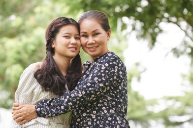 Vietnam kadın torunu sarılma oldukça kıdemli