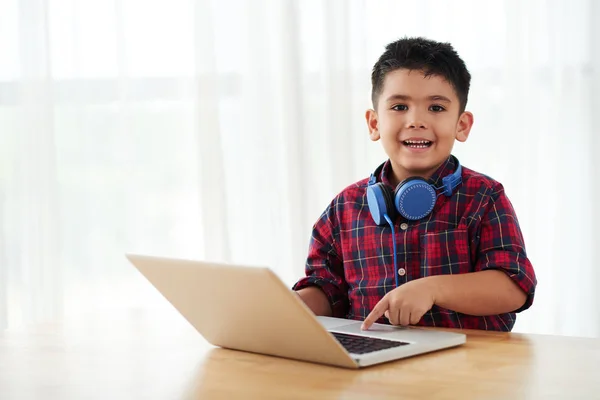 Portrait Happy Kid Working Laptop Table — Stock Photo, Image