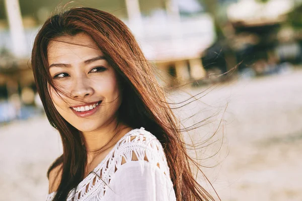 Portrait Smiling Attractive Asian Girl Beach — Stock Photo, Image