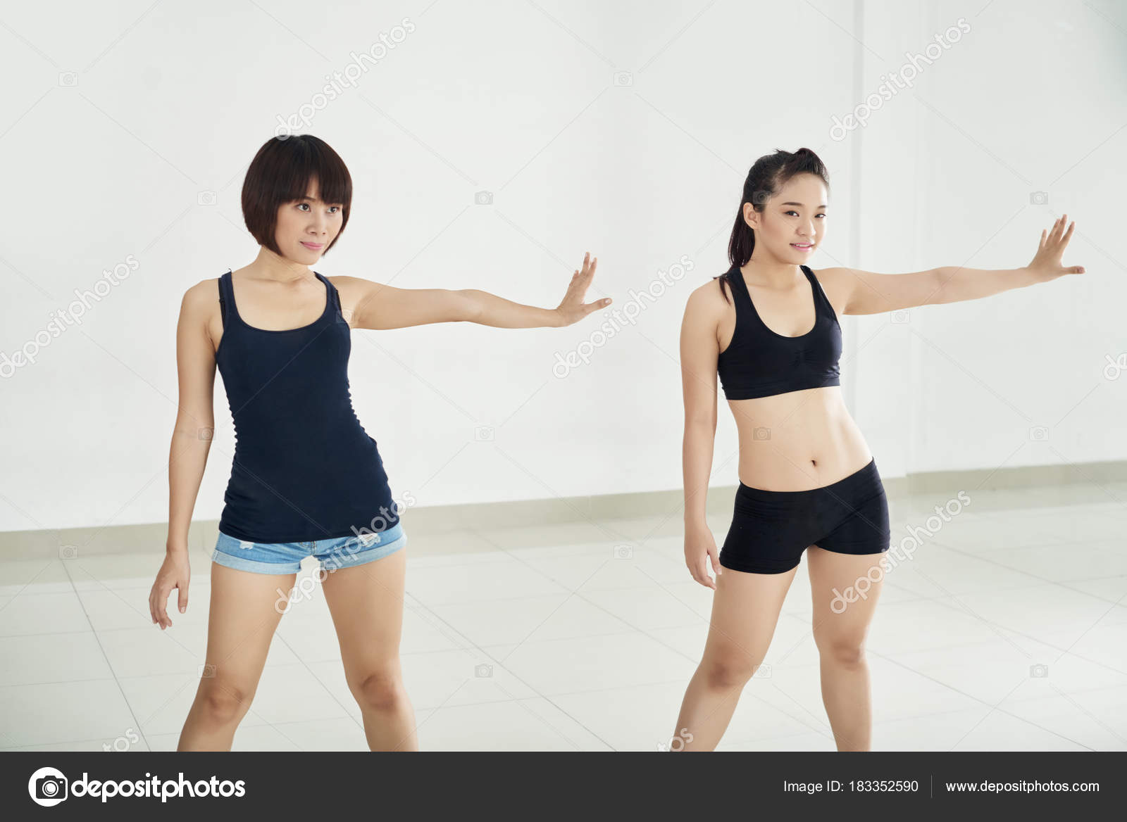Asian Women Dance