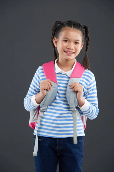 Estudio Rodaje Hermosa Chica Bonita Con Mochila — Foto de Stock