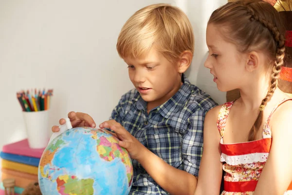 Schüler Geografieunterricht Lernen Länder Kennen — Stockfoto