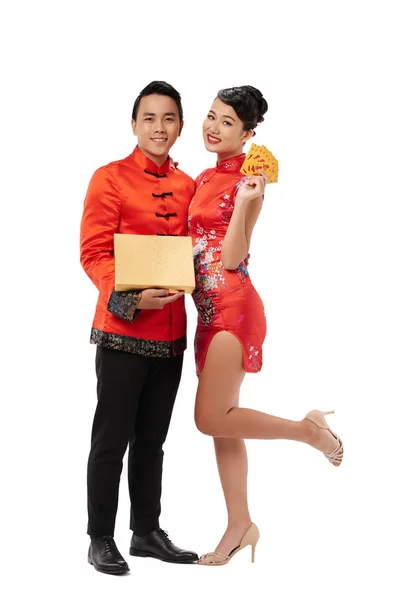 Retrato Completo Casal Jovem Asiático Com Presente Cartões Para Ano — Fotografia de Stock