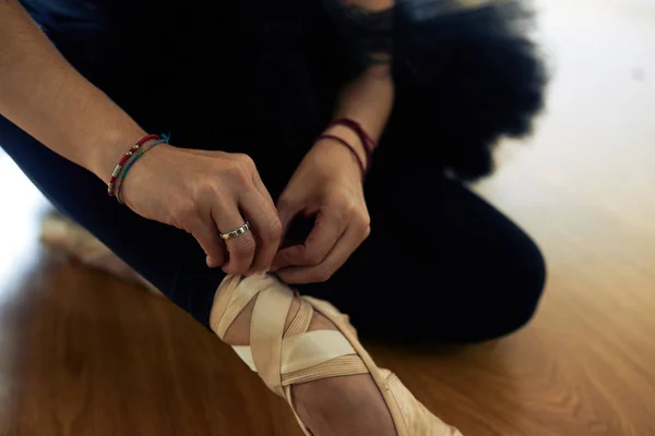 Gedeeltelijke Weergave Van Ballerina Dragen Van Ballet Schoen Pointe — Stockfoto