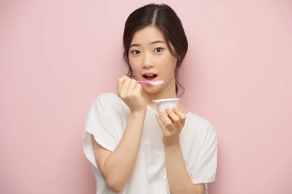 Portrait Korean Young Woman Eating Tasty Yogurt — Stock Photo, Image