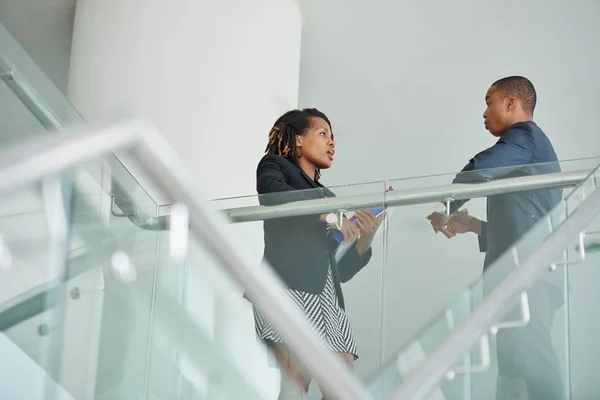 Coworkers Discussing Important Issues Standing Staircase Office — Stock Photo
