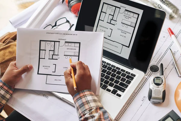 Hands Architect Taking Notes Apartment Plan — Stock Photo, Image