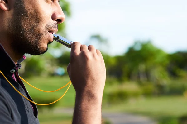 Close Shot Vousatý Fotbal Rozhodčí Whistle Blowing — Stock fotografie