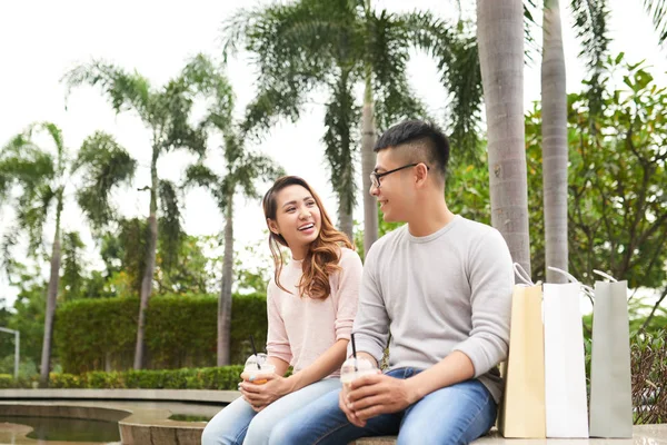 Young Vietnamese Couple Having First Date Park — Stock Photo, Image