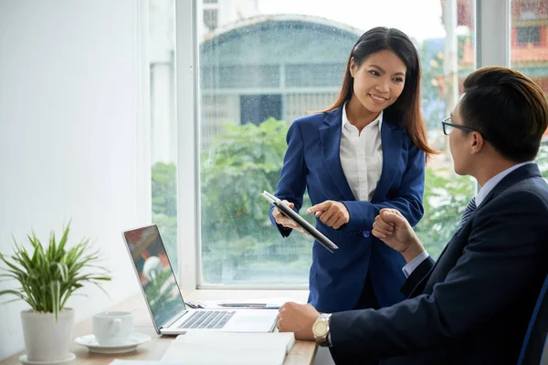 Asian Young Business Woman Asking Her Coworker Help — Stock Photo, Image