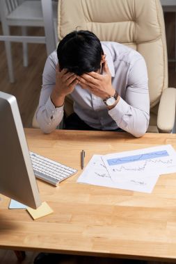 Onun Ofis Masası, hayal kırıklığına uğramış genç işadamı vurguladı