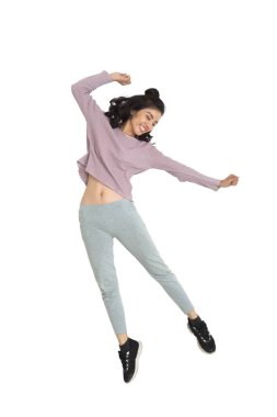 Stüdyo çekim mutlu atlama Vietnamca genç kadın