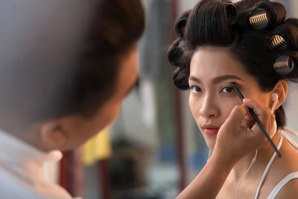 Vietnamský Mladá Žena Její Make Salonu Krásy — Stock fotografie