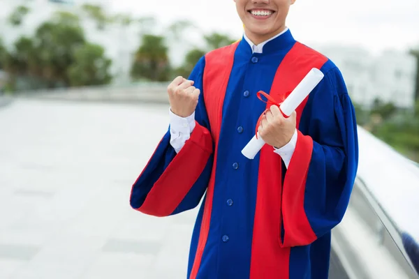 Unrecognizable Graduate Wide Smile Doing Winner Gesture While Standing Terrace — Stock Photo, Image