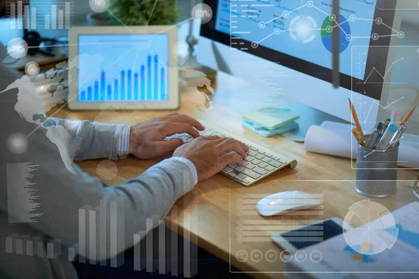 Finanzmanager Sitzt Vor Dem Computer Und Erstellt Jahresabschlüsse Collage — Stockfoto