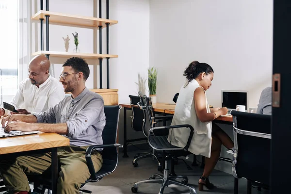 Young Multi Ethnic Project Managers Working Modern Office — Stock Photo, Image