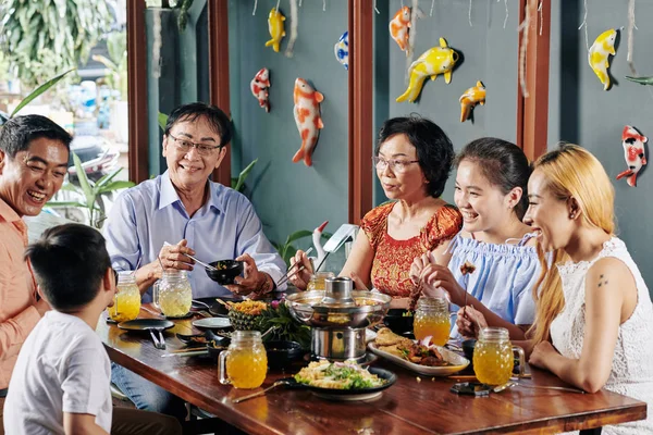 Happy Big Asian Family Talking Laughing Eating Good Food Dinner — Stock Photo, Image