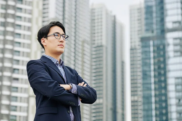 Retrato Investidor Asiático Confiante Para Projeto Construção Novo Distrito Com — Fotografia de Stock