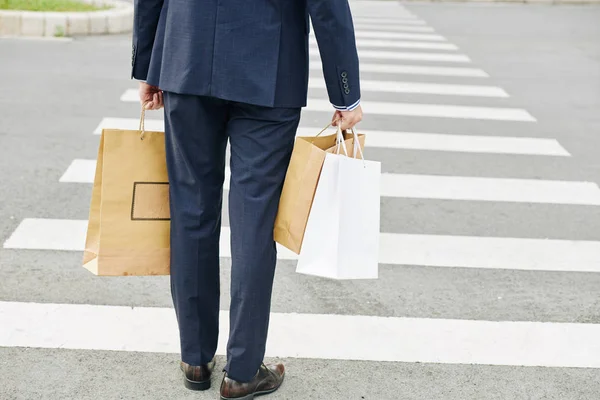 Man Shopping Bags Standing Beginning Pedestrian Crosswalk View Back — Stock Photo, Image