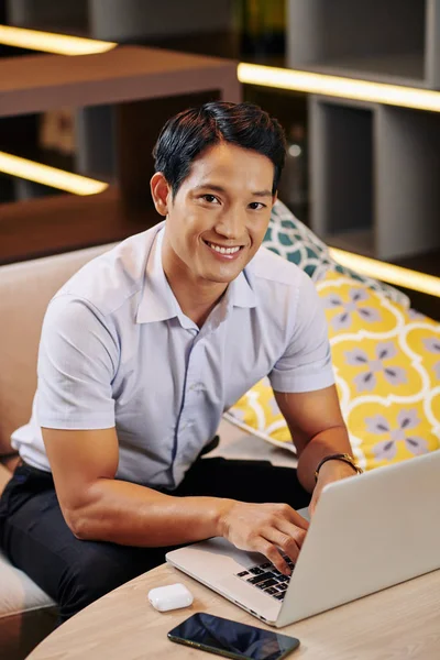 Handsome Young Vietnamese Woman Working Laptop Sitting Cafe Local Cafe — 스톡 사진