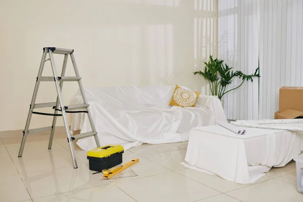 Furniture Covered White Fabric Ladder Toolbox Construction Plans Room Renovation — 스톡 사진