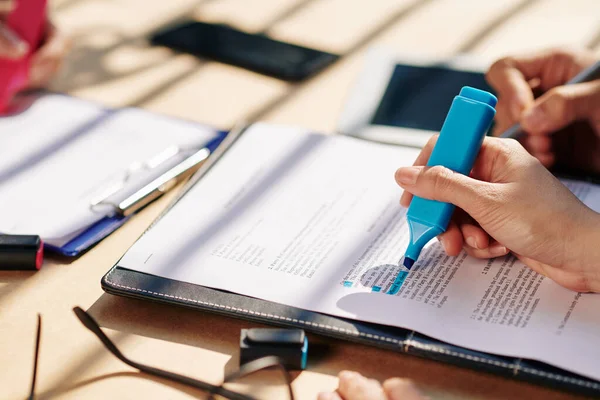 Businesswoman Reading Partnership Agreement Contract Highlighting Important Details — Stock Photo, Image